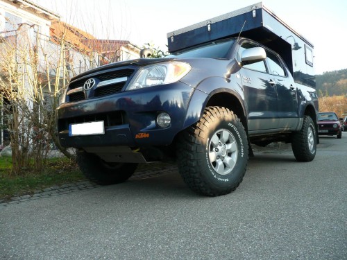 33er Hilux 002.jpg