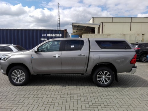 Hilux Seite.jpg