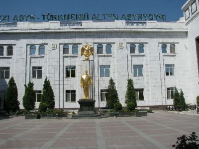 05_08 Der Turkmenbashi zum Ersten.jpg