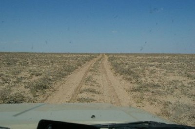 05_39 Auf dem Weg zum Aralsee, Piste Ã¼bers Plateau.jpg