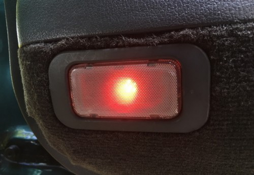Rote LED in den Türleuchten