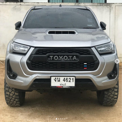 Tacoma Grill an Hilux