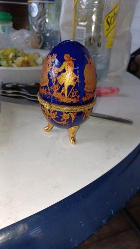 Eiverbibsch,  ein Fabergy Ei