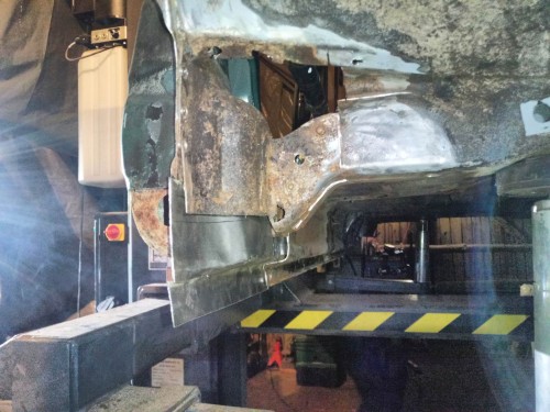 Vorbereitung Schweller vorne Rechts (3).jpg