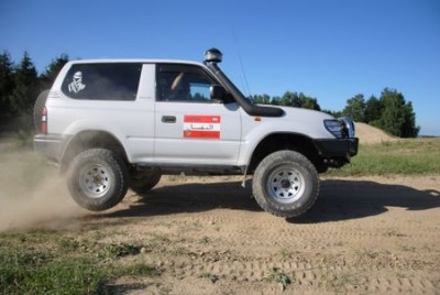 Bei Offroad Hesch in Steyr/OÖ gibt es für den TJM Schnorchel ein Winkelstück und einen passenden Zyklon.