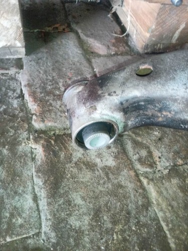 Unterlenker neue Buchsen (1).jpg