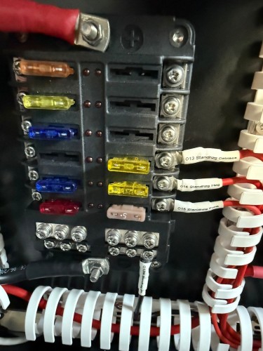 EBOX1008_2.jpg