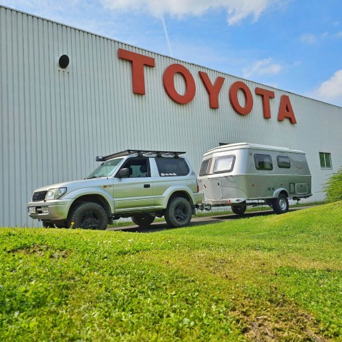 KDJ90 + Eriba Touring.jpg