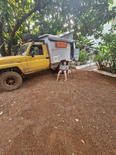 Camping Möglichkeit in Conakry gefunden, ich war fast eine ganze Woche dort wegen verschiedener Visas