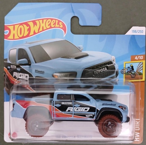 Hot Wheels - Toyota Tacoma (2020 hellblau - 1).jpg