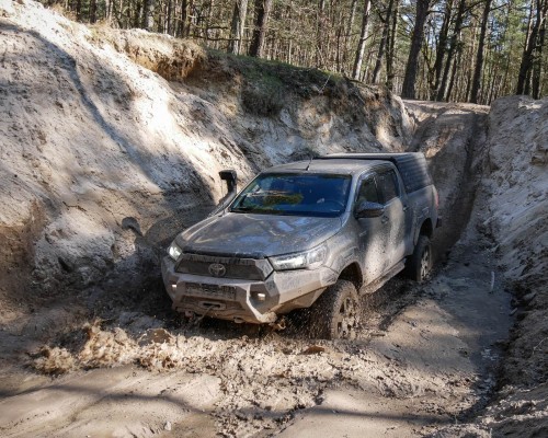 4 Hilux.jpeg