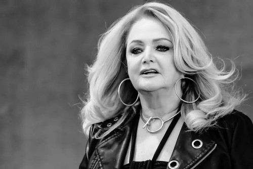 bonnie-tyler-tot,id=0c6bb51c,b=wunderweib,w=910,rm=sk.jpg