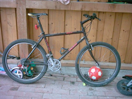 Hallo Cid,<br />dies ist in 2 Wochen dein Bike,dieses würde ich als J4 unter den MTB einordnen,robust,träge,unkomfortabel,also ein Fahrrad für echte Männer.