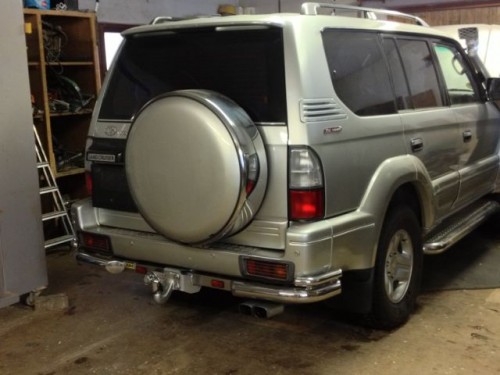 Die hinteren Chromrohre, lackierte Kupplung mit polierter Edelstahlblende