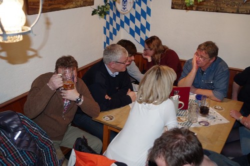 Hinter´m Bier verstecken....jpg (77.36 KiB) 5548 mal betrachtet Verstecken is nich !!!
