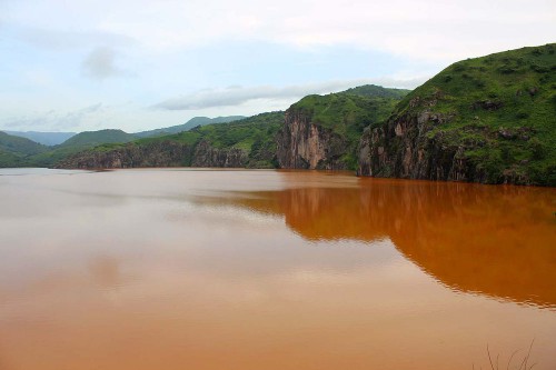 Lac Nyos, berüchtigt für seine tödliche CO2-Eruption im Jahre 1986.