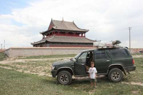 Unsere chin. 4Runner-Kopie, in der Inneren Mongolei. Schon ein paar Jahre her...