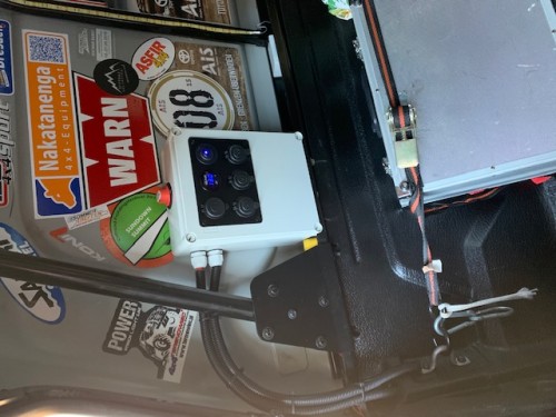 image6.jpeg (96.81 KiB) 4552 mal betrachtet Strombox Ladefläche