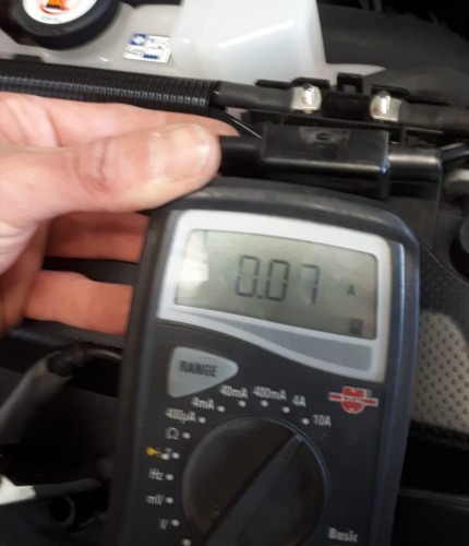 Ruhestrom Fahrzeug Zweitbatterie abgeklemmt Sicherung entfernt