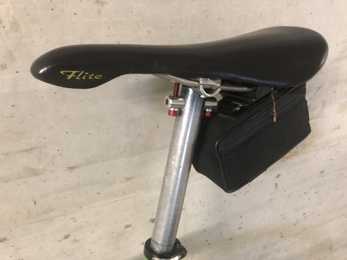 Der Flite Titanium von Selle Italia: Immer noch mein Lieblingssattel, auch wenn die ersten Kilometer nach längerer Abstinenz schmerzvoll sein können.