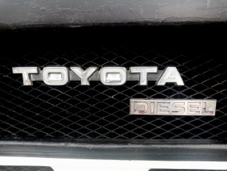 Schriftzug Toyota Diesel Grill.jpg